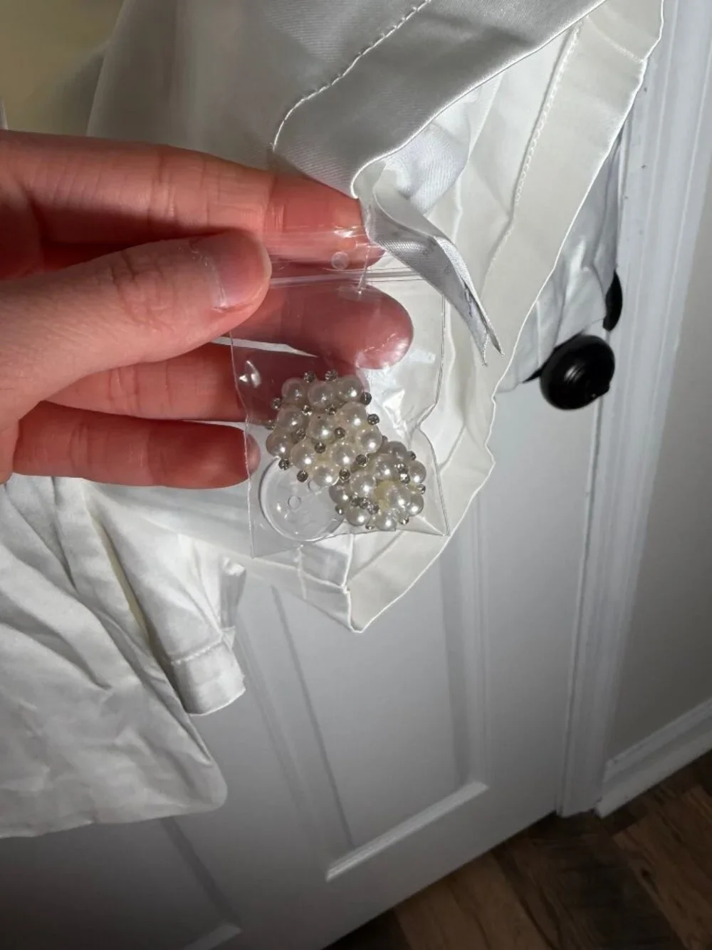 Lulus Regal Aura White Satin Long Sleeve Blazer Romper Women's Size Medium NWT! - Picture 4 of 7